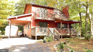 3250 Hamlet Dr, Tobyhanna, PA 18466