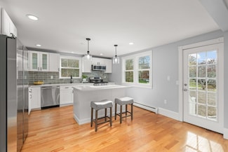 624 Western Ave, Gloucester, MA 01930