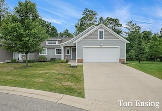 1453 Trail View Dr, Greenville, MI 48838