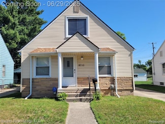 8710 Albany St, Oak Park, MI 48237