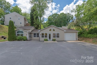 22 Park Terrace Dr, Clyde, NC 28721