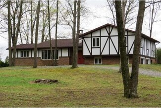 43 Broad Dr, Pine Grove, PA 17963