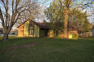 3840 S Colgate Ave, Springfield, MO 65807