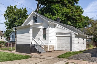 79 Monroe St, Lockport, NY 14094