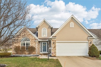 6957 E Winding Oak Dr, Middleburg Heights, OH 44130