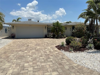 4203 99th St W, Bradenton, FL 34210
