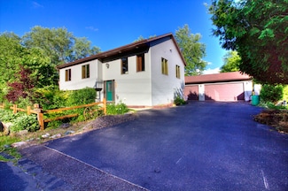 W1387 W Post Rd, Genoa City, WI 53128