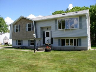 4 Mary St, York, ME 03909