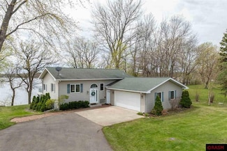 7003 7003 Damar Estates, St. Peter, MN 56082