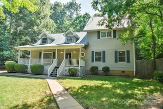 210 Craggy St, Black Mountain, NC 28711