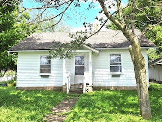 306 S Locust St, Buffalo, MO 65622