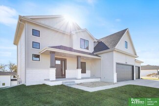 5520 N 213th St, Elkhorn, NE 68022
