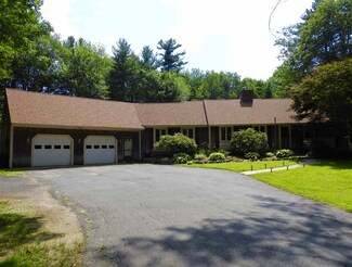 41 Holmeswood Dr, Sandown, NH 03873