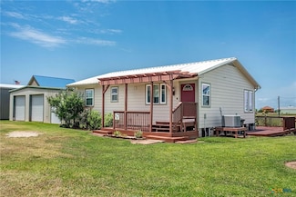 40 Sailfish Landing, Port Lavaca, TX 77979