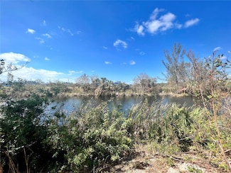 3024 NE 6th Ave, Cape Coral, FL 33909