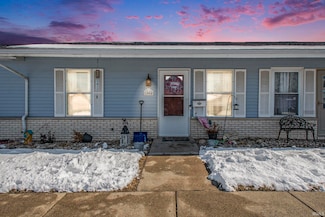 1004 Berkley Cir, Mishawaka, IN 46544