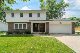 912 23rd St, West Des Moines, IA 50265