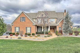 84 Foxfire Ln, Lewisberry, PA 17339