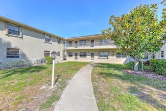 25 Lake Vista Trail Unit 203, Port Saint Lucie, FL 34952