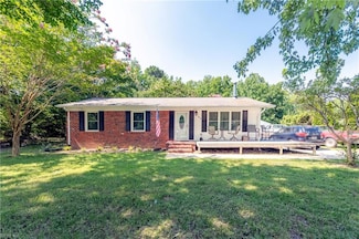 215 Skimino Rd, Williamsburg, VA 23188