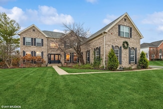 5573 Chancery Rd, Gurnee, IL 60031