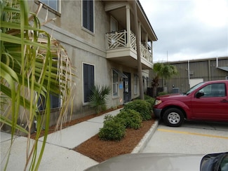 1140 W Causeway Approach, Mandeville, LA 70471