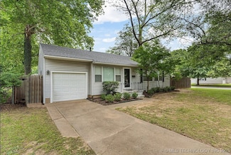 1429 E 49th St, Tulsa, OK 74105