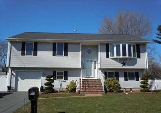 50 Daniel St, Fairhaven, MA 02719