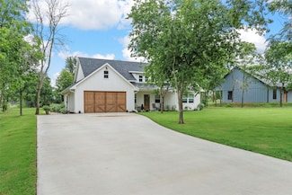 111 Bush Dr, Whitney, TX 76692