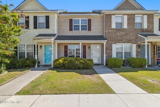 204 Springwood Dr, Jacksonville, NC 28546