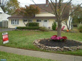 76 Coral Ln, Levittown, PA 19055