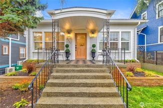 6317 14th Ave NE, Seattle, WA 98115