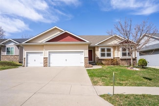 2322 E 47th St, Pleasant Hill, IA 50317