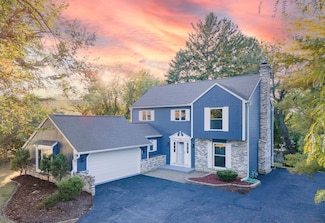 121 Tower Ct, Fox River Grove, IL 60021