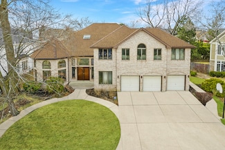 2410 Halina Dr E, Glenview, IL 60026