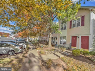 93 Gregory La Ln, Franklin Park, NJ 08823