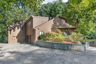 585 Webbs Hill Rd, Stamford, CT 06903