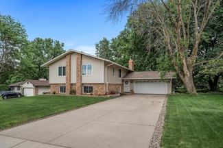 1413 Chateaulin Ln, Burnsville, MN 55337
