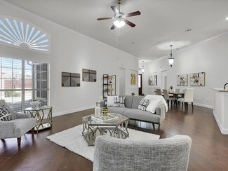 2905 Regents Park Ln, Garland, TX 75043