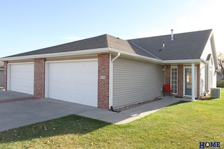 2356 Cedar Cove Rd, Lincoln, NE 68507