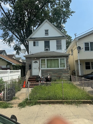 97-11 121st St, South Richmond Hill, NY 11419