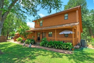828 & 906 Water St, Webberville, TX 78653