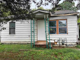4823 Sycamore St, North Little Rock, AR 72118