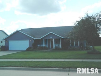 450 S 19th St, Clinton, IA 52732
