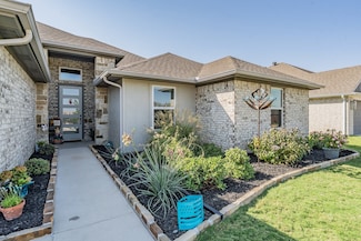 412 Brinkley Dr, Saginaw, TX 76179