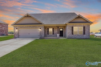 116 Ivy Vine Dr, Toney, AL 35773