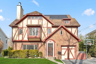 32 Wynmor Rd, Scarsdale, NY 10583