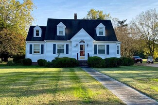 3824 Weems Rd, Weems, VA 22576