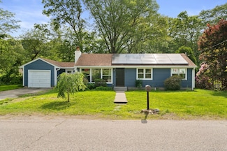 24 Kim Ave, Uncasville, CT 06382