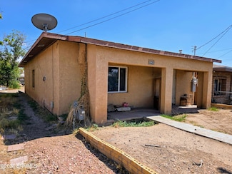 642 Pinon St, Las Cruces, NM 88001